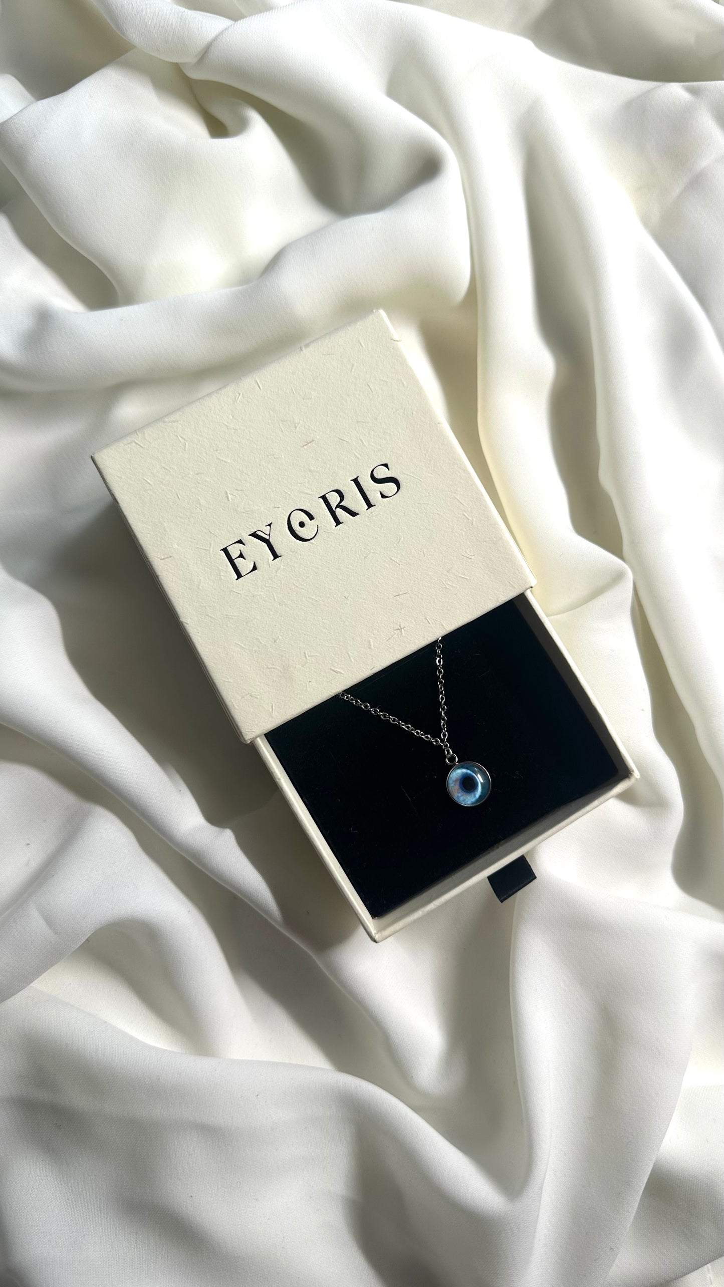 Collier HARÈS - petit pendentif (10mm)